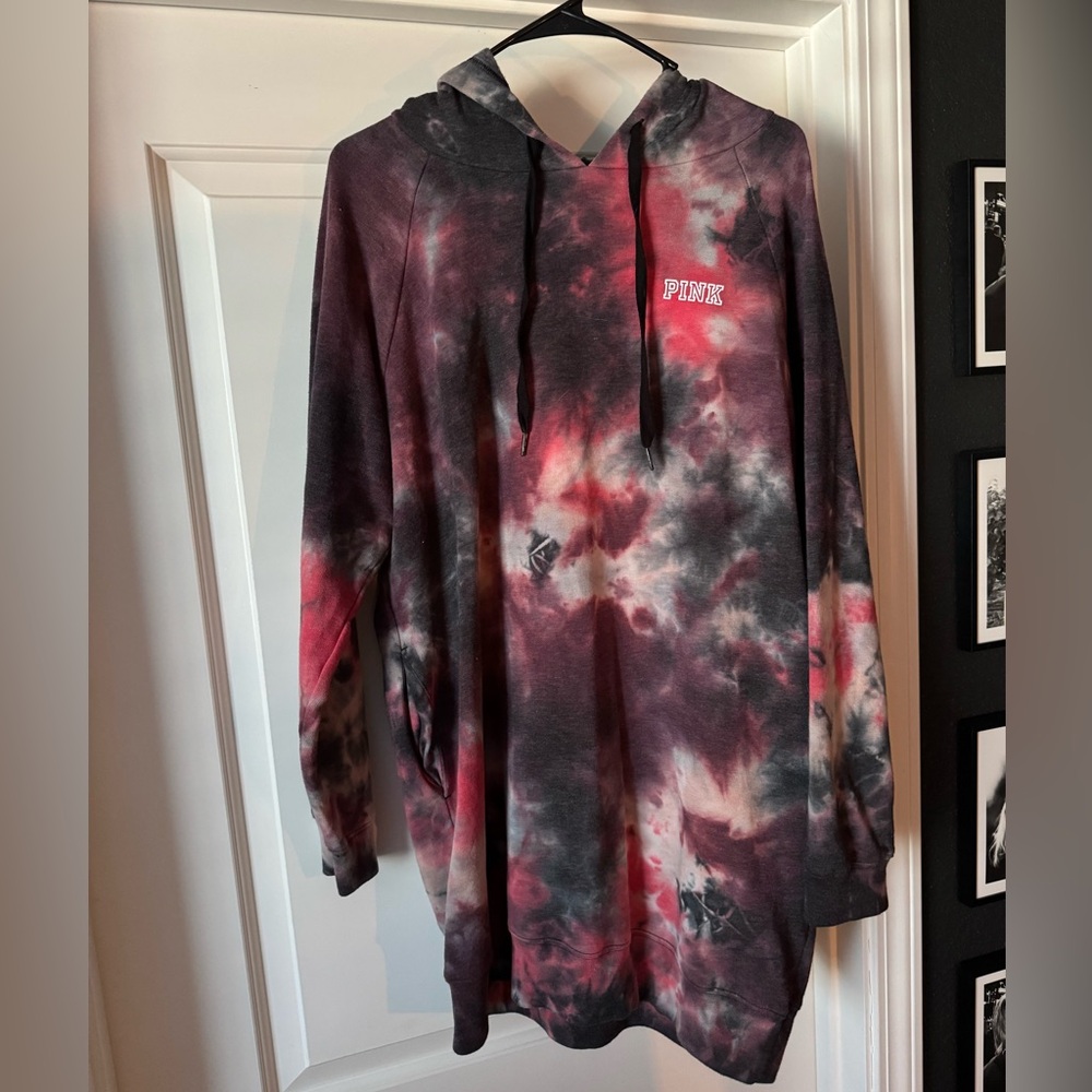 Tie dye dress! Super cute 💕